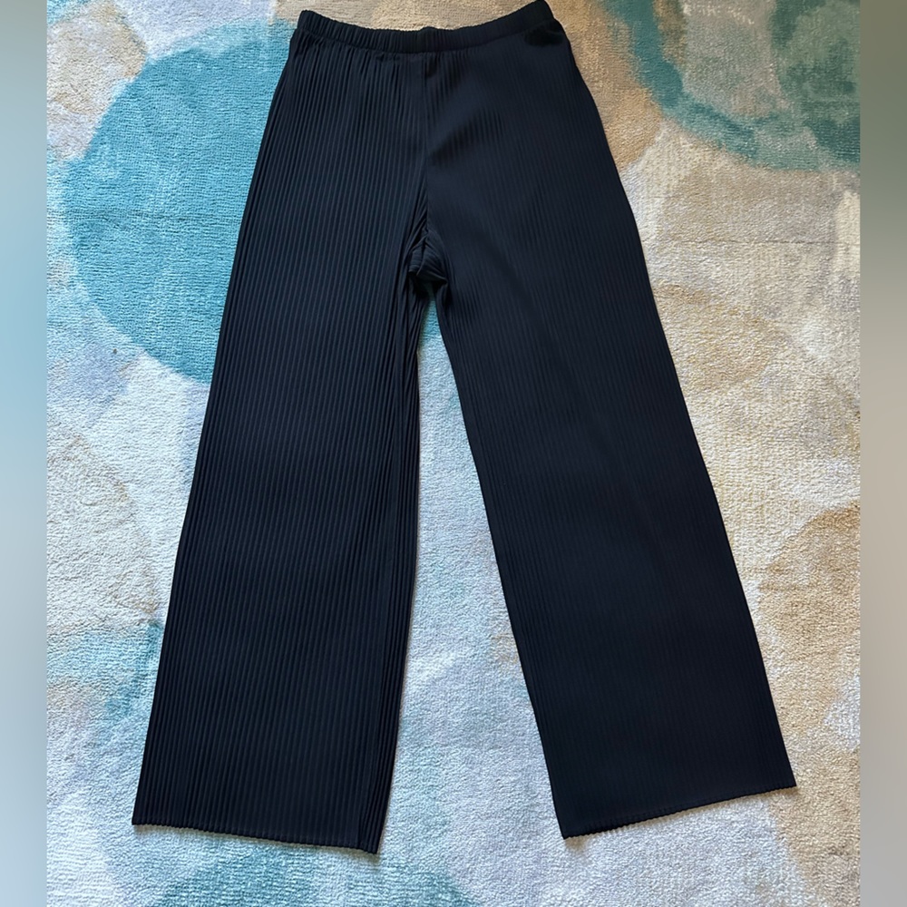 Uniqlo pleated straight pants